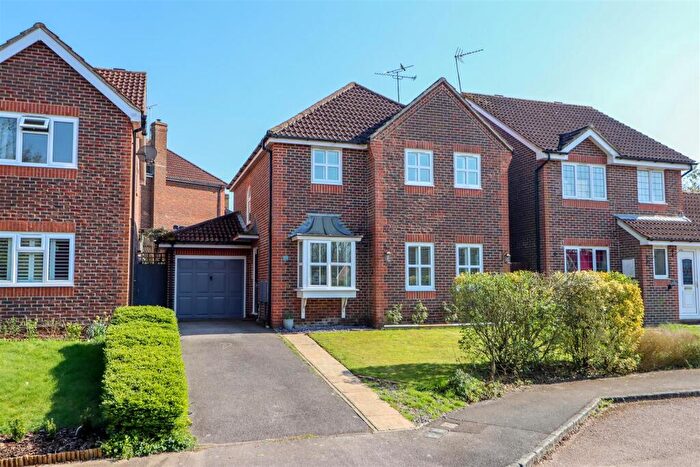 4 Bedroom Detached House For Sale In Greenfinch Way, Horsham, RH12