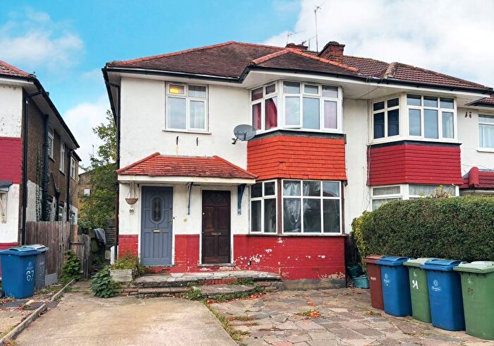 2 Bedroom Flat For Sale In Everton Drive, Stanmore, Middlesex, HA7