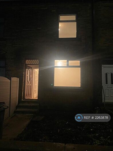 3 Bedroom Terraced House To Rent In Cleckheaton Road, Bradford, BD6