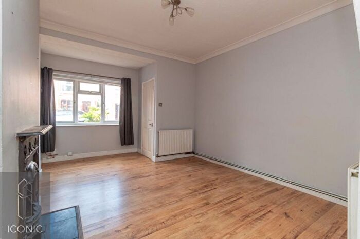 3 Bedroom End Of Terrace House For Sale In Churchill Road, Norwich, NR3