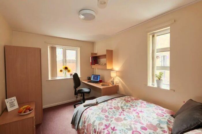 3 Bedroom Flat To Rent In Brookside Road, Derby, DE21