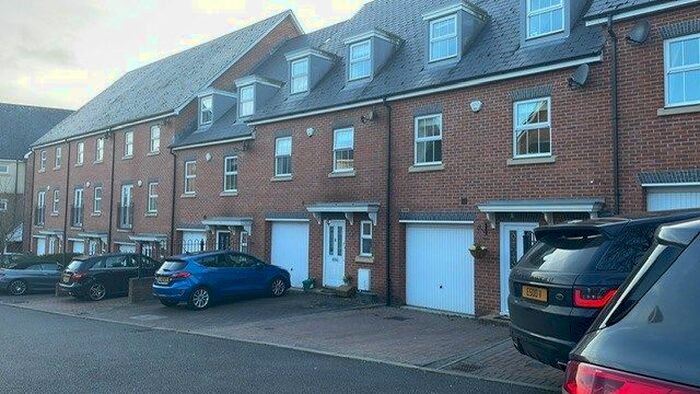 4 Bedroom Town House To Rent In Sandhills Lane, Virginia Water, GU25