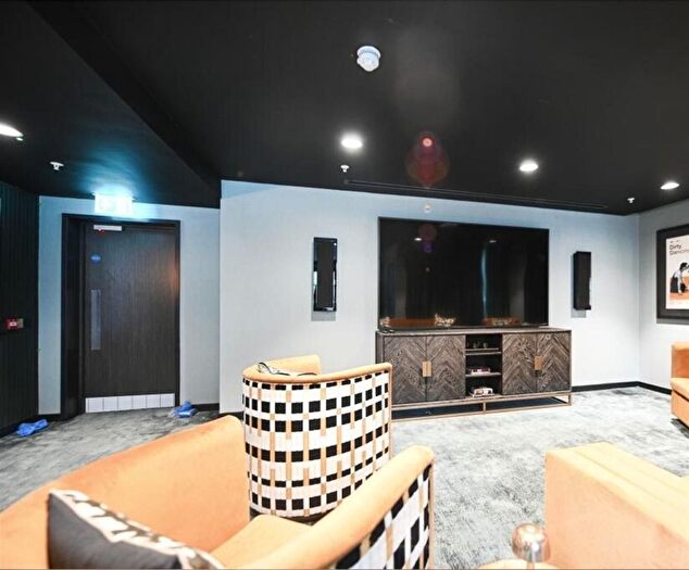 3 Bedroom Flat To Rent In Marsh Wall, London, E14
