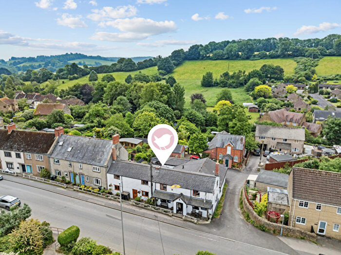 5 Bedroom Character Property For Sale In The Knapp Inn, Beaminster, Dorset, DT8