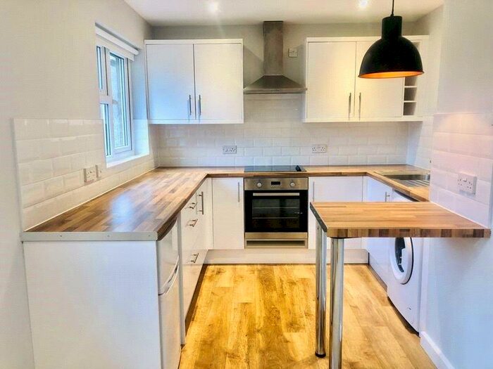 Studio To Rent In St Sampson Road, Broadfield, Crawley, West Sussex, RH11