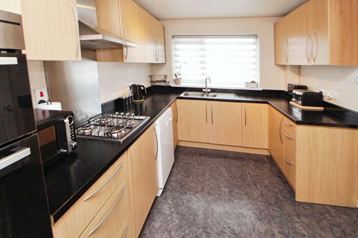 3 Bedroom Terraced House For Sale In Bakewell Lea, Glossop, Derbyshire, SK13