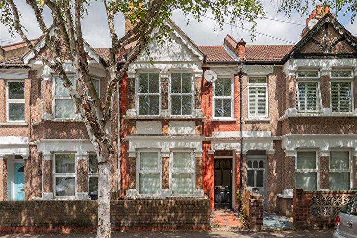 1 Bedroom Flat To Rent In Waverley Road, Walthamstow, E17