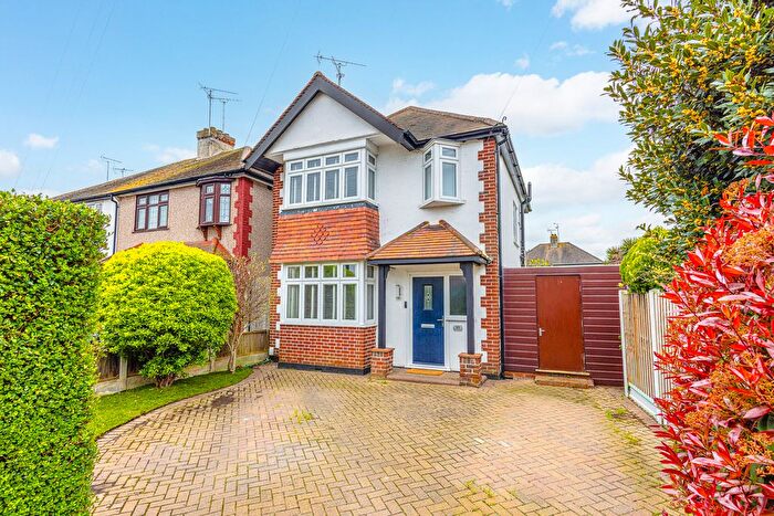 3 Bedroom Detached House For Sale In Marina Close, Southend-On-Sea, SS2