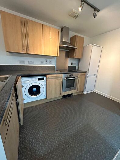 2 Bedroom Flat To Rent In Mill Street, Slough, SL2
