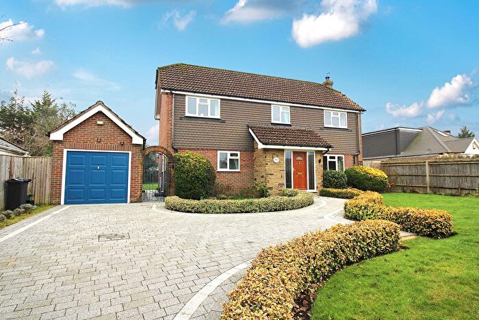 4 Bedroom Detached House For Sale In Lodge Lane, Salfords, RH1