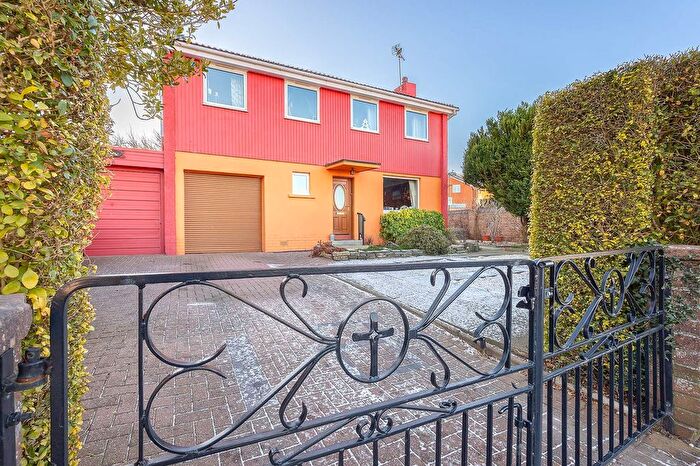 4 Bedroom Detached House For Sale In Friars Way, Linlithgow, EH49