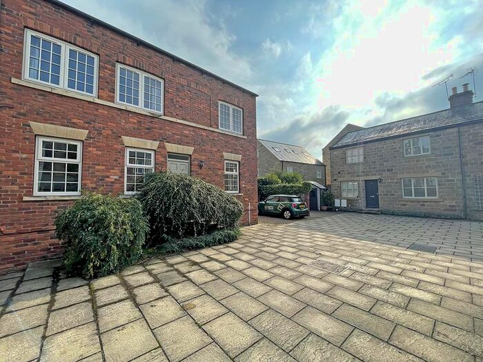 2 Bedroom Property To Rent In Regent Court, Harrogate, HG1