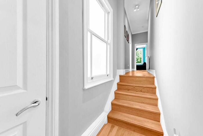 2 Bedroom Flat For Sale In Westcombe Hill, London, SE3