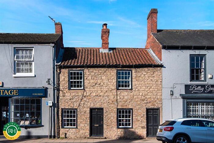 3 Bedroom Cottage For Sale In Market Place, Tickhill, Doncaster, DN11