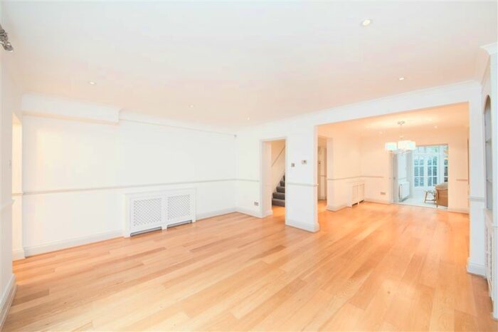 3 Bedroom Flat To Rent In Clarendon Gardens, Little Venice, W9