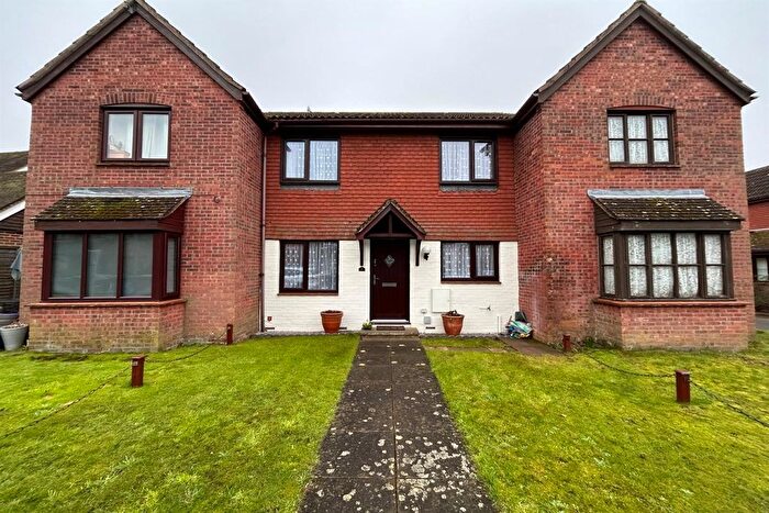 2 Bedroom Terraced House To Rent In St. Annes Road, Godalming, GU7