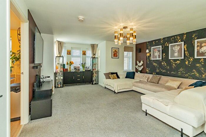 2 Bedroom Apartment For Sale In The Hawthorns, Flitwick, Bedford, MK45