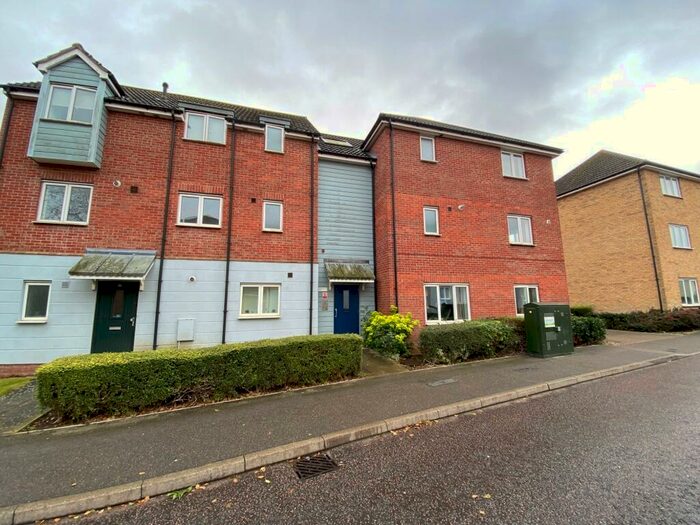 1 Bedroom Flat To Rent In Willow Road, Dunmow, CM6