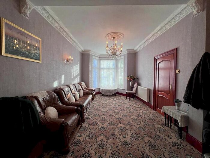5 Bedroom Property To Rent In Albert Road, Ilford, IG1