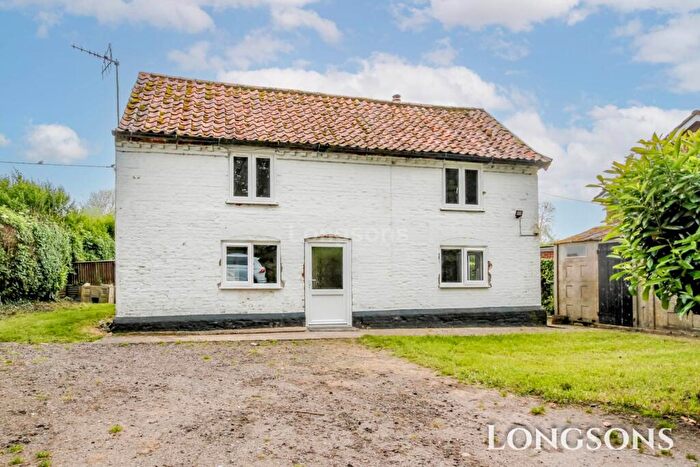 3 Bedroom Detached House To Rent In Main Road, Little Fransham, NR19