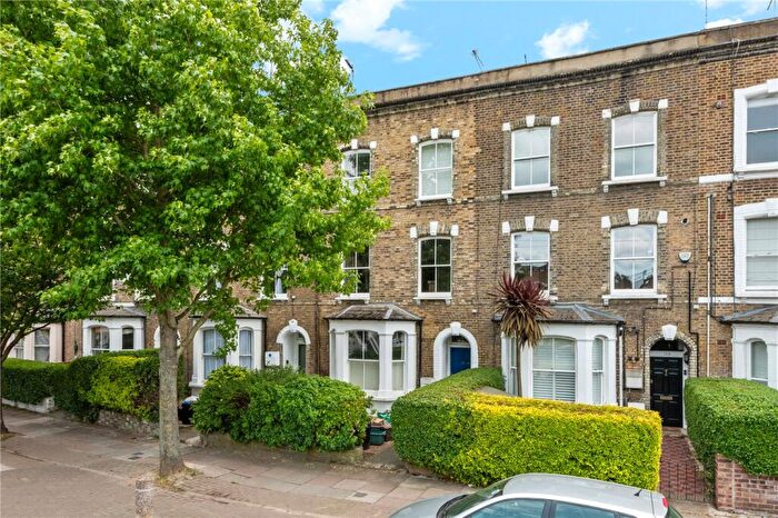 2 Bedroom Apartment For Sale In Riversdale Road, London, N5