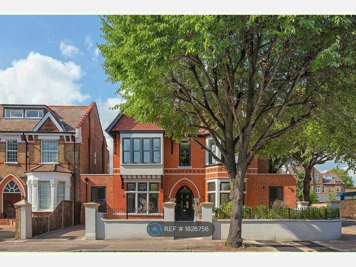 2 Bedroom Flat To Rent In Gordon Road, London, W13
