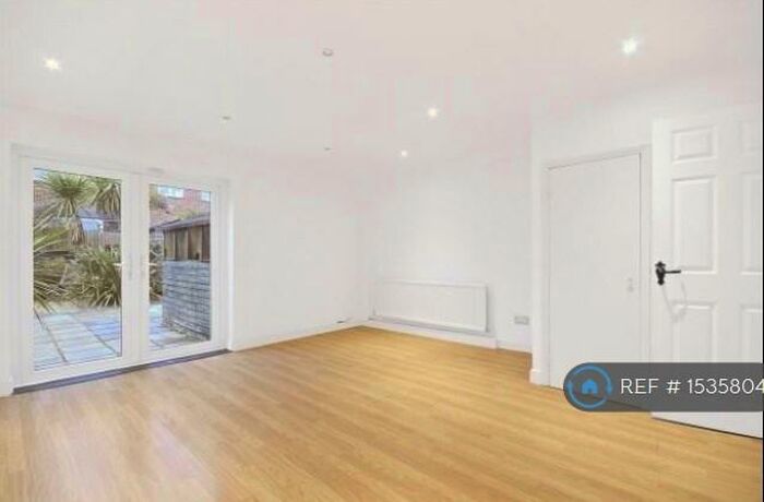 3 Bedroom Terraced House To Rent In Sunnydene Street, London, SE26