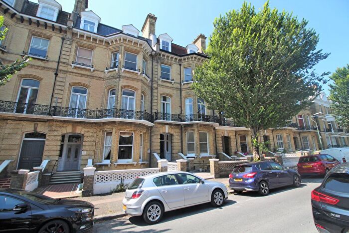 1 Bedroom Maisonette For Sale In First Avenue, Hove, BN3