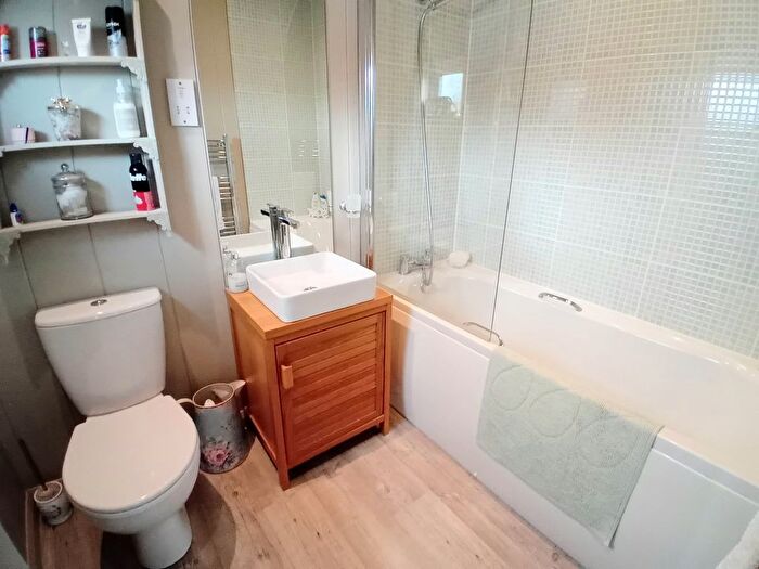 2 Bedroom Chalet For Sale In Westfield Lane, Westfield, Hastings, TN35
