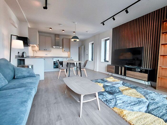 2 Bedroom Flat To Rent In Park West, Uxbridge Road, London, W5