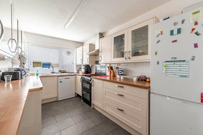 2 Bedroom Flat To Rent In Halsbury Close, Stanmore, HA7