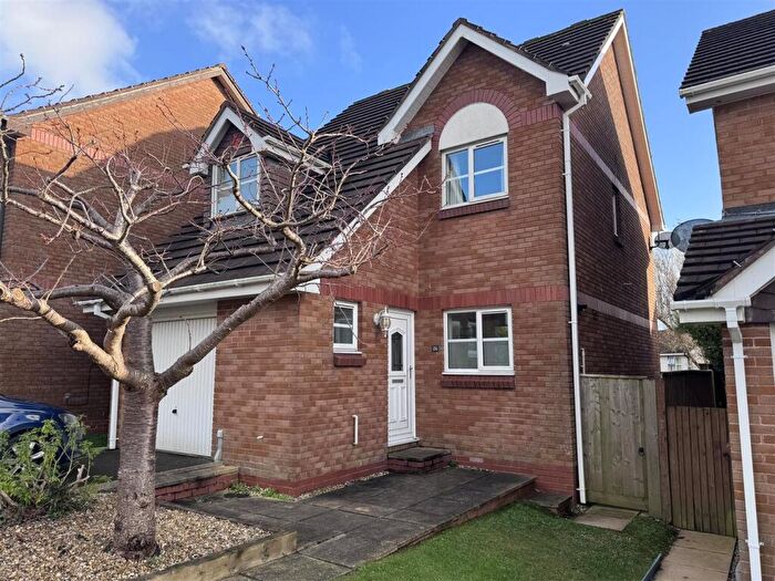 3 Bedroom Detached House To Rent In Mayfield Close, St. Austell, PL25