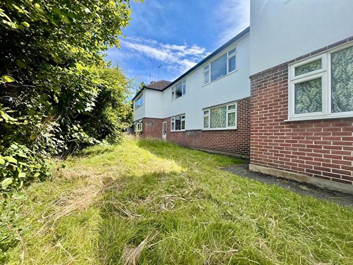 2 Bedroom Ground Maisonette To Rent In Marsh Road, Pinner, HA5