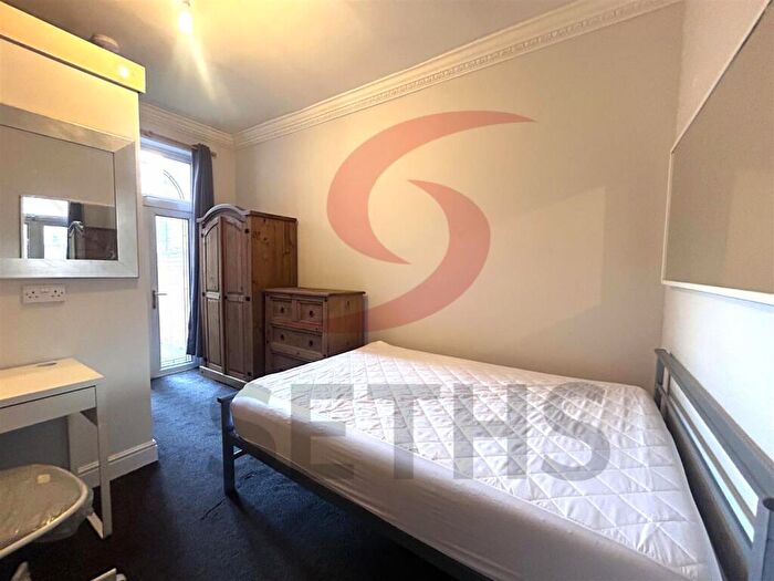 1 Bedroom End Of Terrace House To Rent In Fosse Road South, Leicester, LE3