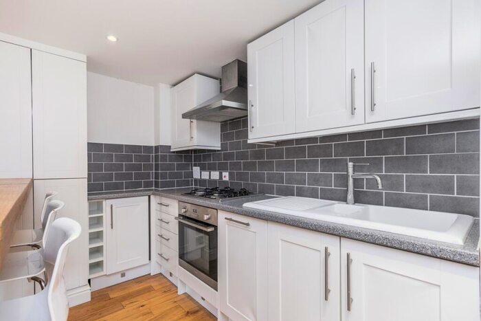 2 Bedroom Flat To Rent In Glenmore Road London, NW3