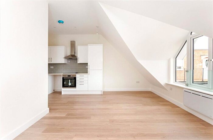 1 Bedroom Apartment To Rent In Lymington Road, Highcliffe, Christchurch, Dorset, BH23