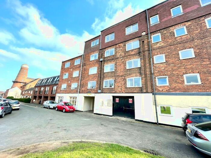 2 Bedroom Flat To Rent In The Old Mill, Princess Street, Lincoln, Lincolnshire, LN5