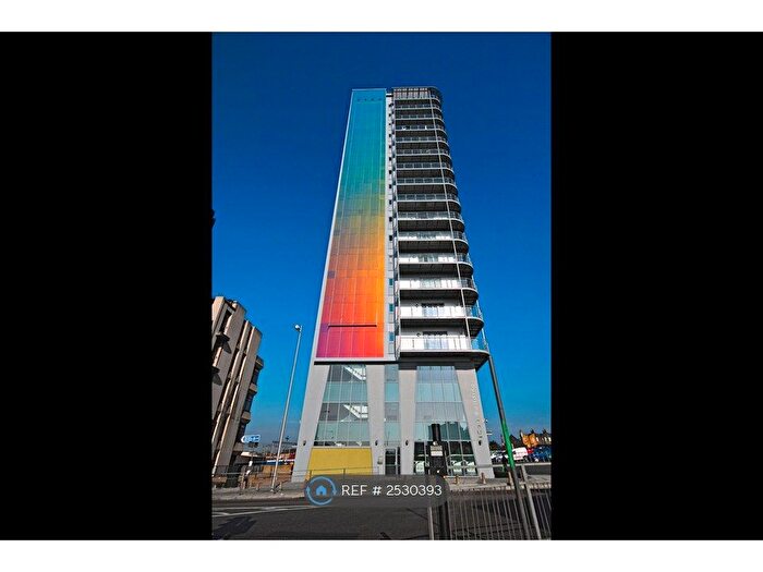 1 Bedroom Flat To Rent In Icon Building, Ilford, Great London, IG1