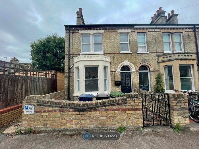 3 Bedroom Flat To Rent In Humberstone Road, Cambridge, CB4