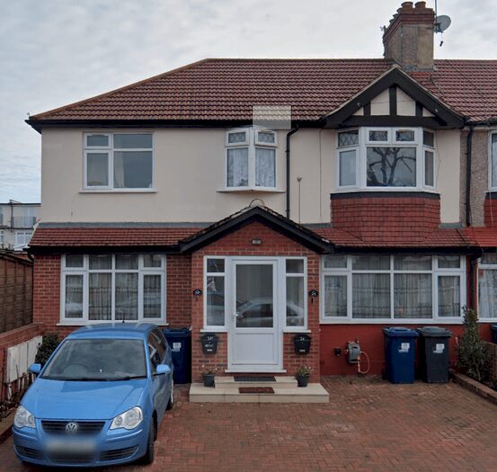3 Bedroom Flat To Rent In Perivale, UB6