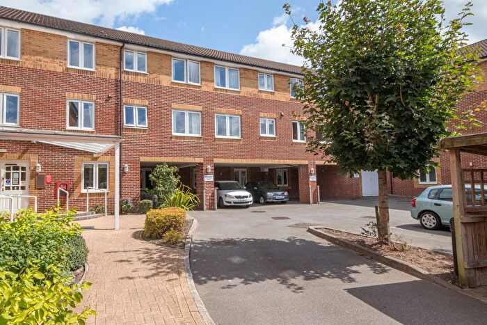 1 Bedroom Flat For Sale In Popes Lane, Totton, SO40