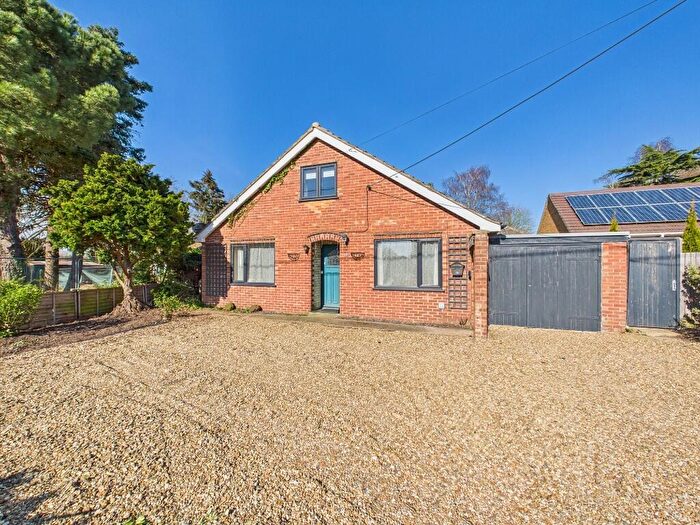 3 Bedroom Chalet For Sale In West Way, Wimbotsham, PE34