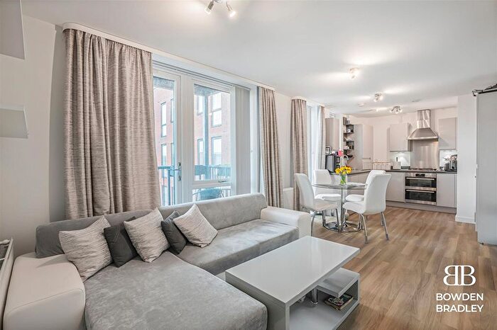 1 Bedroom Flat For Sale In Marine Crescent, Sonar House, IG6