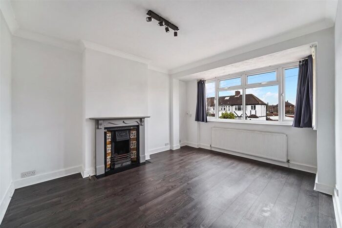 2 Bedroom Flat To Rent In Cannon Hill Lane, Raynes Park, SW20