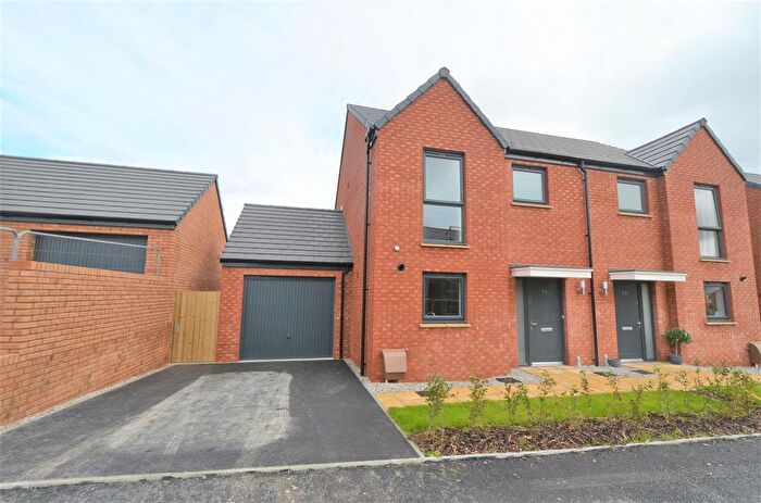 3 Bedroom Semi-Detached House To Rent In Trayne Heights, Barnstaple, EX31