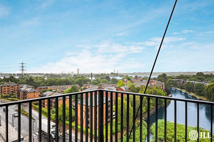 1 Bedroom Flat To Rent In Hale Wharf Ferry Lane London, N17