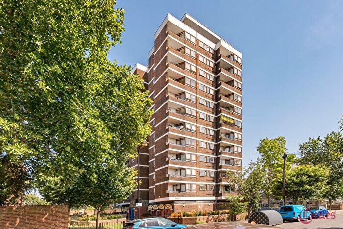 2 Bedroom Flat For Sale In Penshurst Road, London, E9