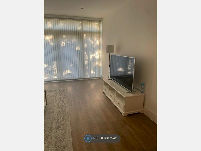 2 Bedroom Terraced House To Rent In Jacks Farm Way, London, E4