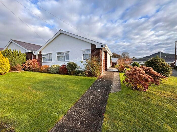 3 Bedroom Bungalow For Sale In Bryn Tyddyn, Pentrefelin, Criccieth, Gwynedd, LL52