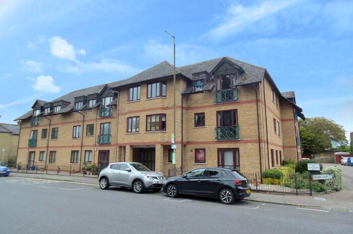2 Bedroom Flat To Rent In Millers Court, Shortmead Street, Biggleswade, Bedfordshire, SG18